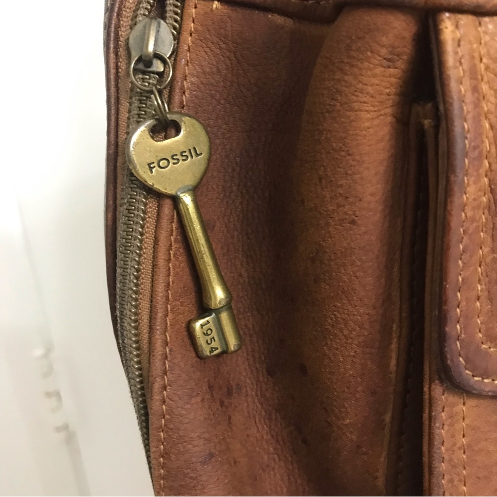 Fossil Y2k Leather Drawstring Bucket Crossbody Bag - image 8